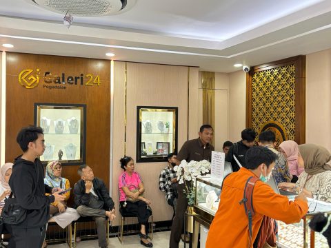 Lebaran Usai, Emas Pegadaian Galeri 24 se Kanwil Bali Nusra Laris Manis Diburu Masyarakat