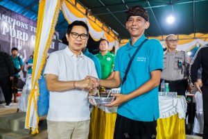 Bupati Badung I Wayan Adi Arnawa membuka Turnamen Bola Voli PORD Cup Ke-VII Tahun 2025 di Lapangan Bola Voli PORD, Banjar Dangin Pangkung, Desa Kekeran, Mengwi, Rabu (2/4).