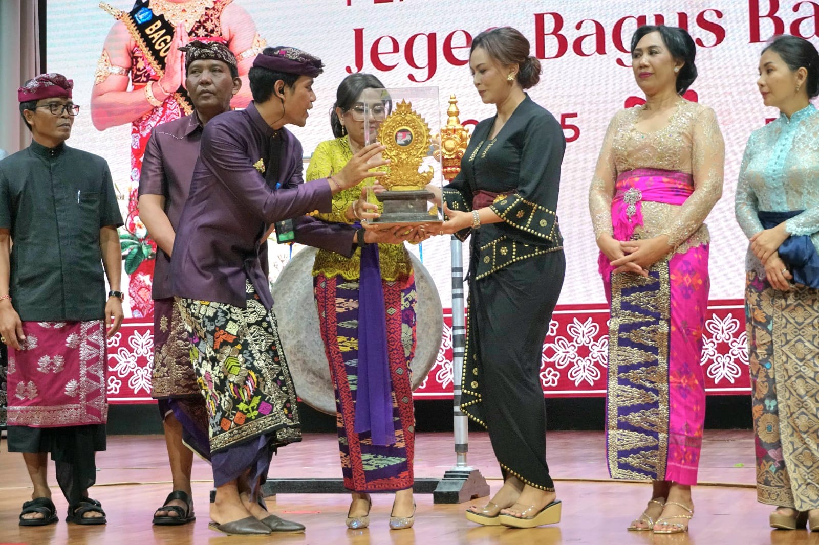 Grand Final Pemilihan Duta Pariwisata Jegeg Bagus Kabupaten Badung Tahun 2025 di Gedung Balai Budaya Giri Nata Mandala, Puspem Badung, Minggu (25/5).