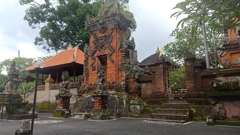 Pura Dalem