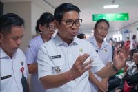 Bupati Adi Arnawa saat melaksanakan inspeksi ke RSD Mangusada Kabupaten Badung untuk memastikan pelayanan kepada masyarakat berjalan dengan baik, Rabu (14/5).