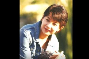 Irianti Erningpraja siapa sebenarnya dia