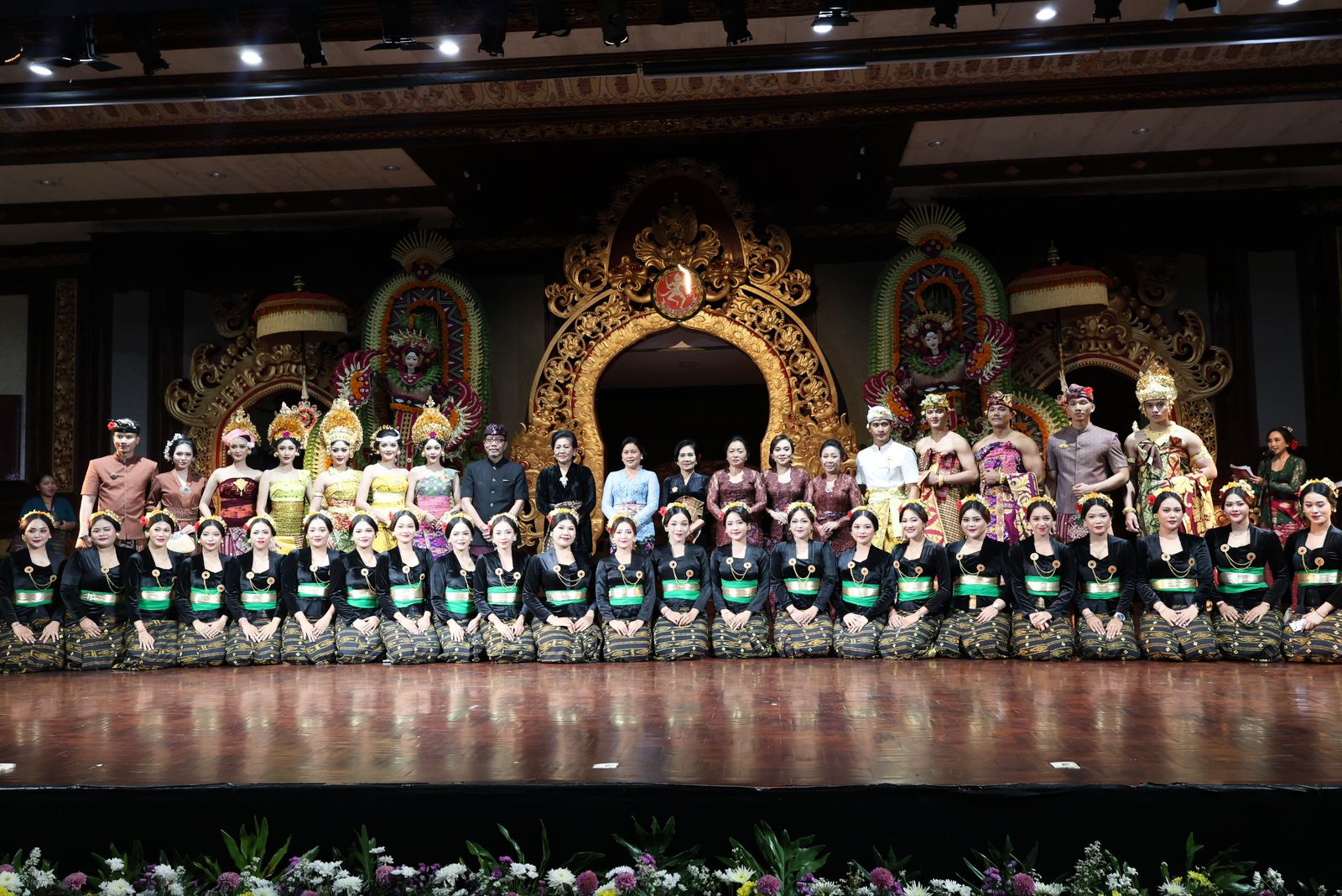 Duta Kota Denpasar Tampilkan 6 Busana Dari Busana Upakara Ngusabha Desa, Upakara Manusa Yadnya Hingga Prajuru Adat