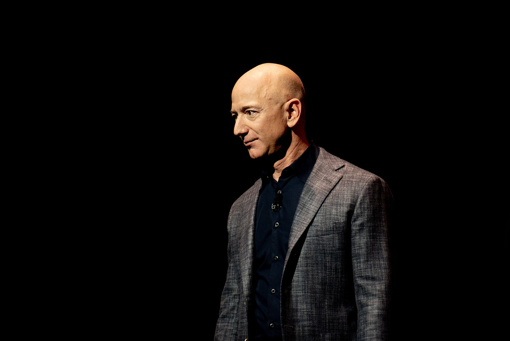 Biografi Jeff Bezos: Kisah Pendiri Amazon yang Mengubah Dunia E-Commerce