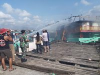 Kurang Dari 1 Jam, Kebakaran Kapal Ikan Berhasil Dipadamkan oleh Pelindo Regional 3 Benoa