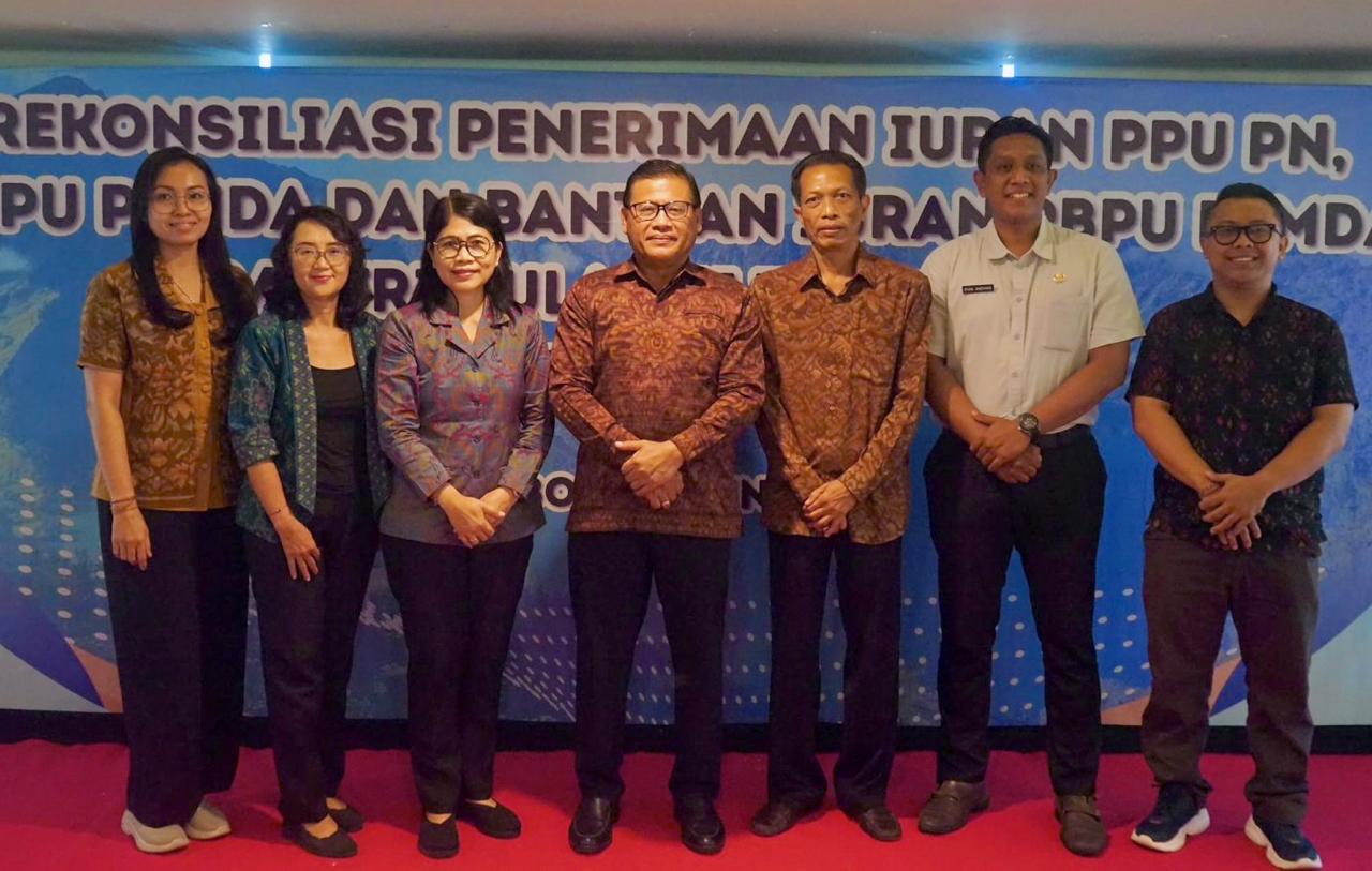 Sekda Alit Wiradana Hadiri Rapat Rekonsiliasi Iuran Jaminan Kesehatan Peserta Pekerja Penerima Upah BPJS Kesehatan