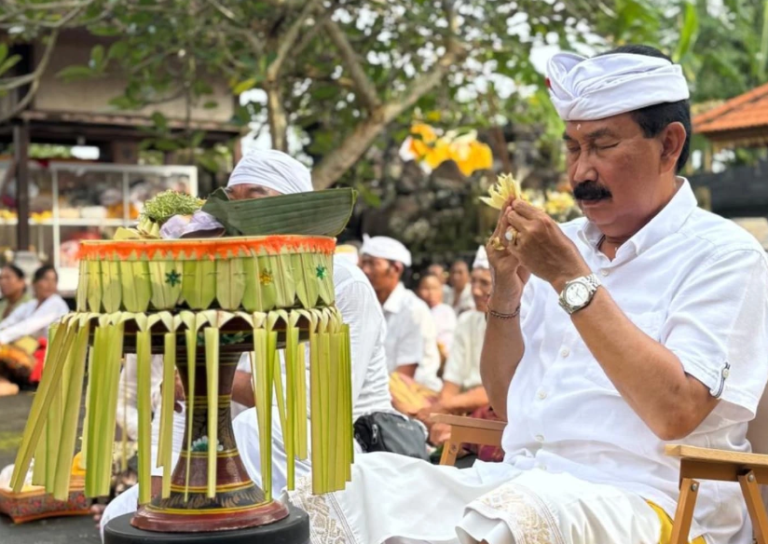 Puri Mengwi Kembali Menggelar Upacara Sakral Abhiseka Cokorda Setelah 79 Tahun