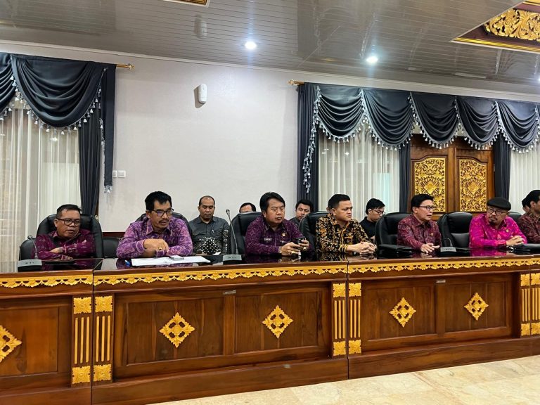 Koster Pimpin Langsung Pembongkaran Bangunan Liar di Pantai Bingin, DPRD Bali Minta Investor Tanggung Dampak Sosial