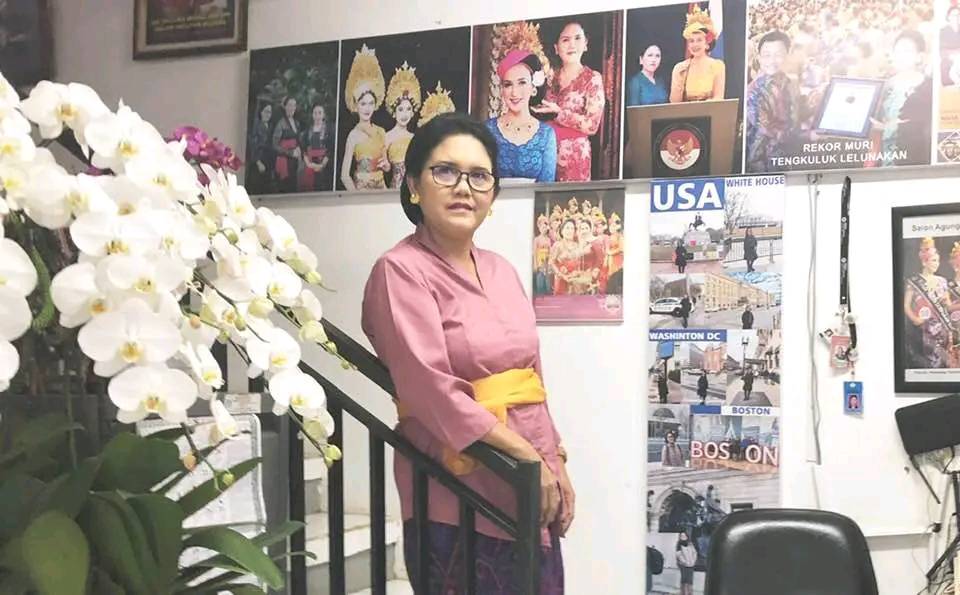 A.A Ayu Ketut Agung pemilik salon agung Tutup Usia
