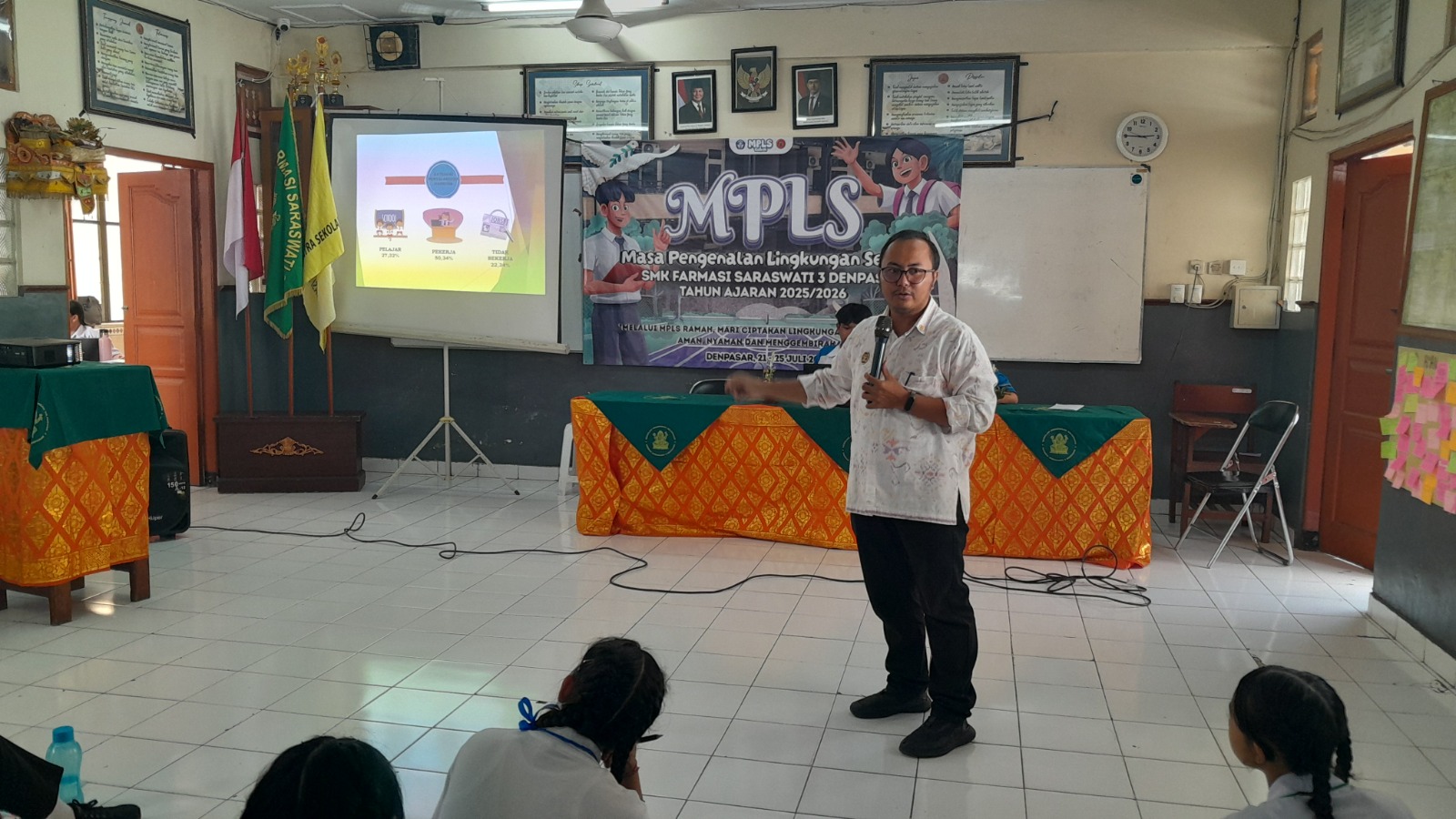 JMSI Bali Berikan Literasi Digital kepada Peserta MPLS SMK Farmasi Saraswati 3 Denpasar