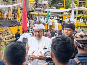 Pujawali Pura Mandhara Giri Semeru Agung Berjalan Lancar, Cok Ace Apresiasi Dukungan Pemkab Lumajang