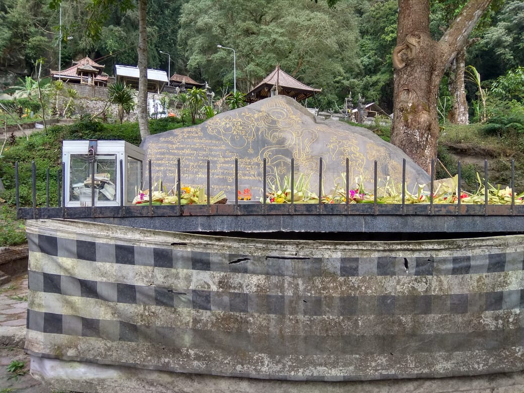 pelaku usaha dan bisnis selalau datang Pura Tap Sai di karangasem untuk memohon kelancaran bisnis