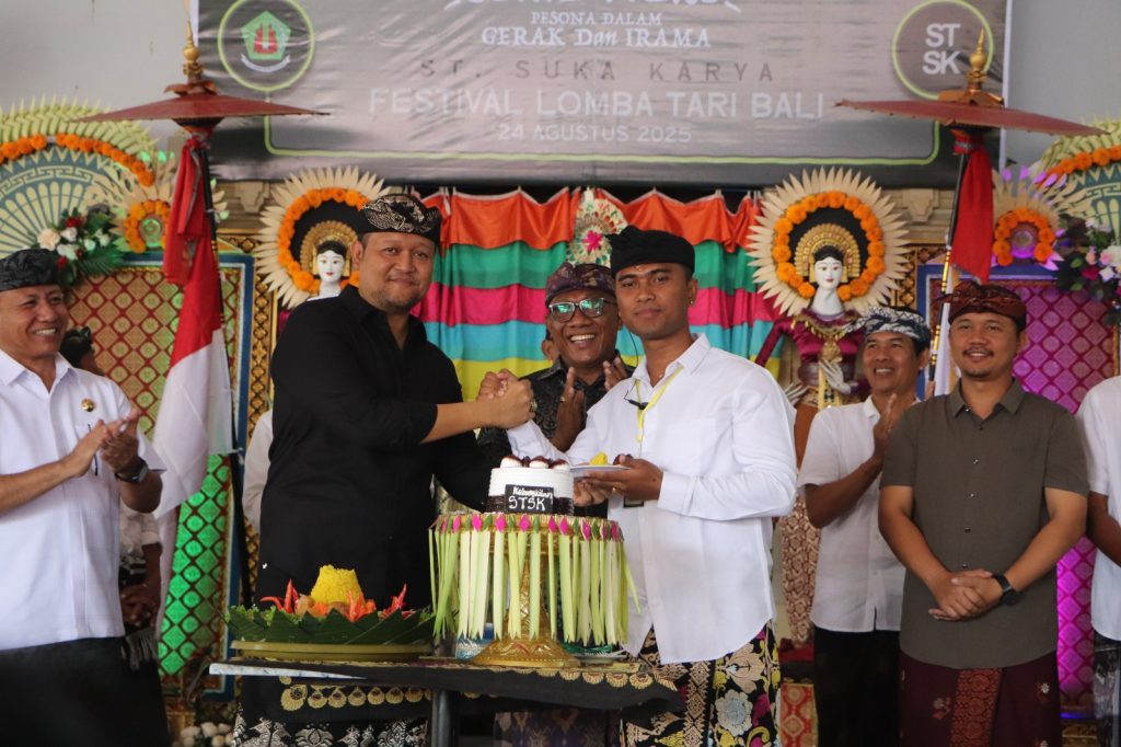 Wabup Hadiri HUT STT. Suka Karya dan Buka Festival Lomba Tari se-Bali