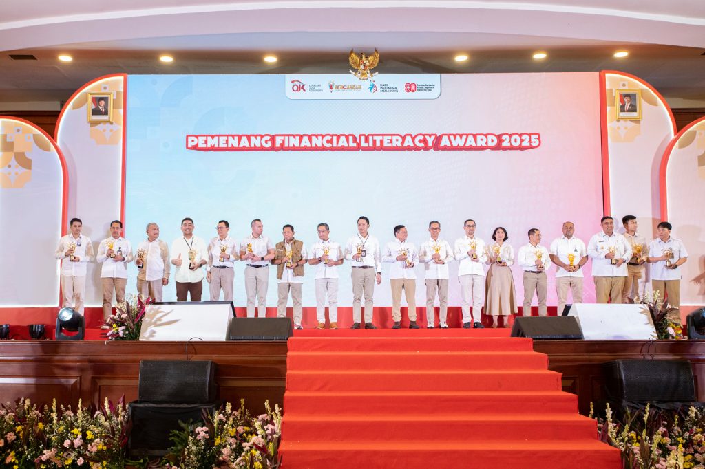 Kontribusi Aktif Dalam Literasi Keuangan, Bank BPD Bali Terima Penghargaan di Financial Literacy Award 2025