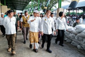 Kunjungan Menko Pangan ke TPST Mengwitani