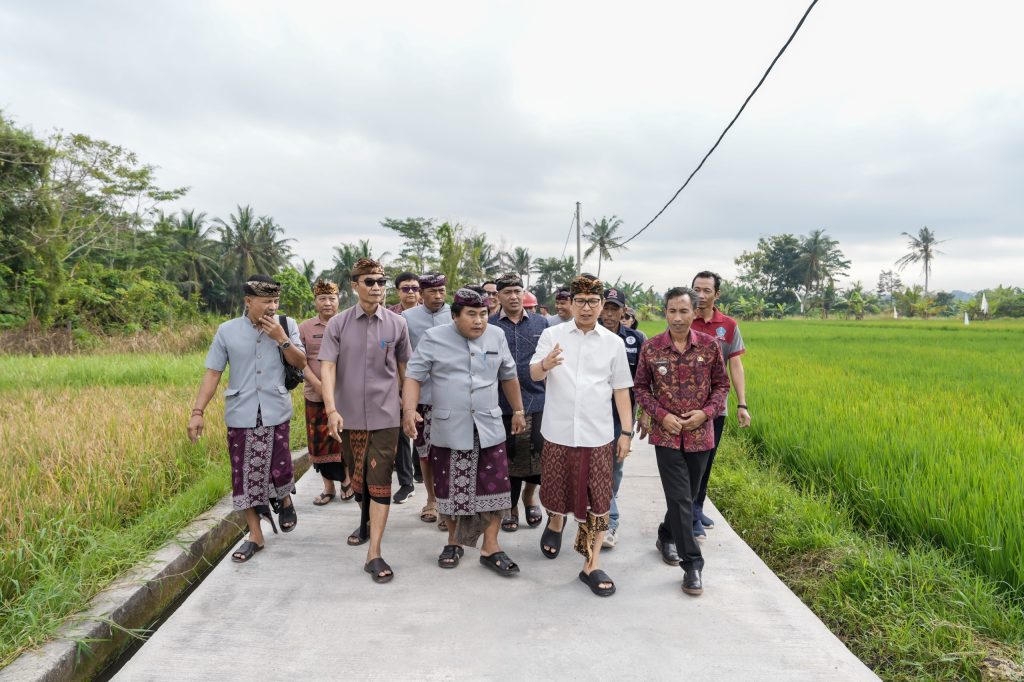 Bupati Wayan Adi Arnawa menjelaskan pengurangan PBB 100% di Kabupaten Badung, Selasa (19/8).