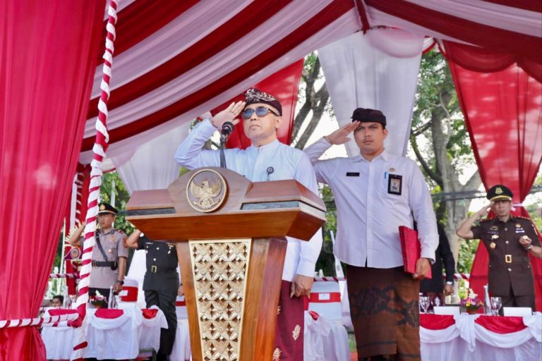 Wali Kota Jaya Negara Pimpin Apel HUT Ke-67 Provinsi Bali di Kota Denpasar