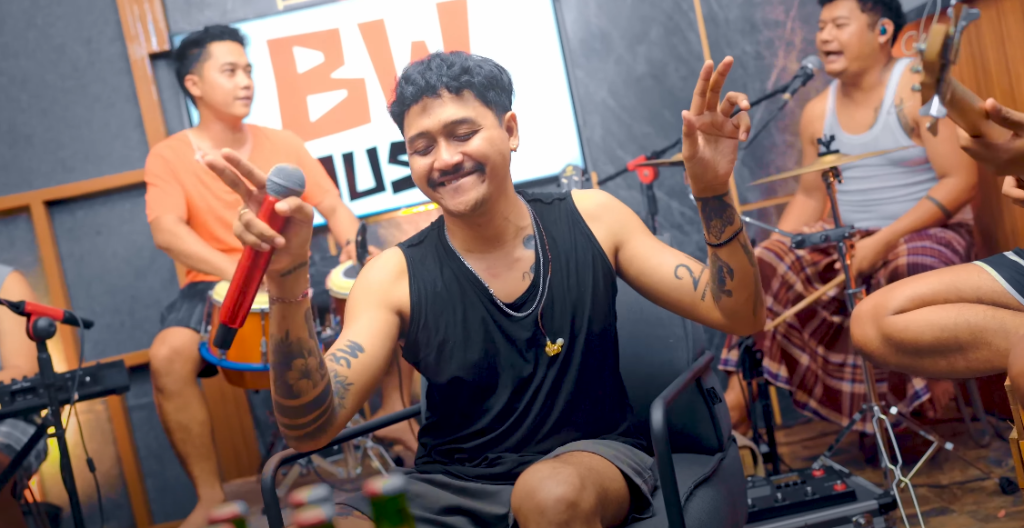 Lirik Lagu Telebungkah Batan Biu oleh Bagus Wirata