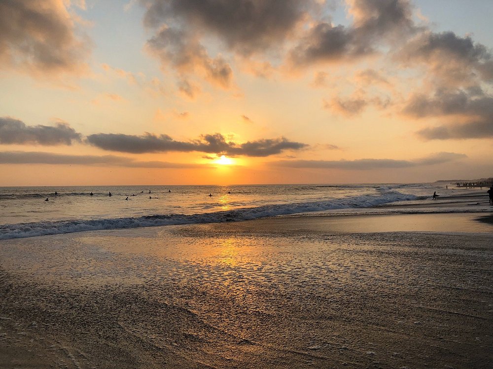 pantai berawa menjadi pilihan yang tepat untuk liburan ke bali