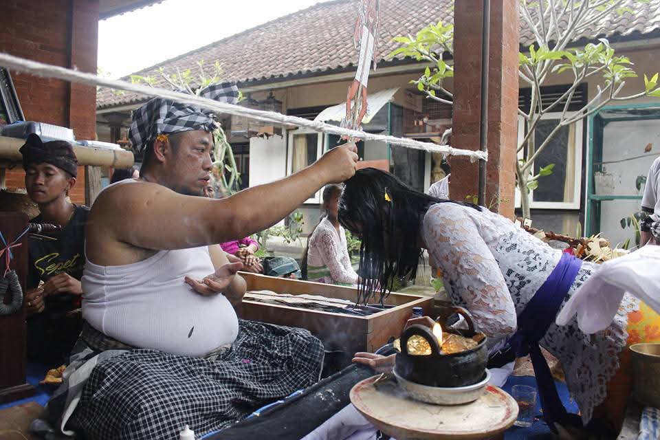 Memaknai Tumpek Landep dengan Perspektif Arjuna Wiwaha Guru Karang Ungkap Filosofi Ketajaman Pikiran