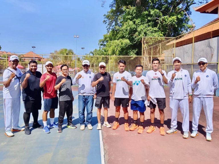Pasangan Made Bagas Krisnamurti dan Kadek Ari Sanjaya Dwi Putra Membawa Tim Tenis Badung Meraih Medali Emas Beregu Putra Porprov Bali 2025