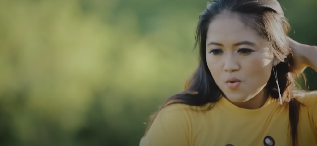 Profil Penyanyi Pop Bali Merry Sakura: Dari Cobaan Hidup Menjadi Penyanyi Berjiwa Bebas