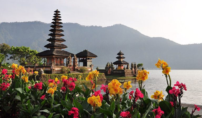 Pura Ulun Danu Beratan Bedugul: Wisata Spiritual dengan Keindahan yang Memikat Hati Wisatawan
