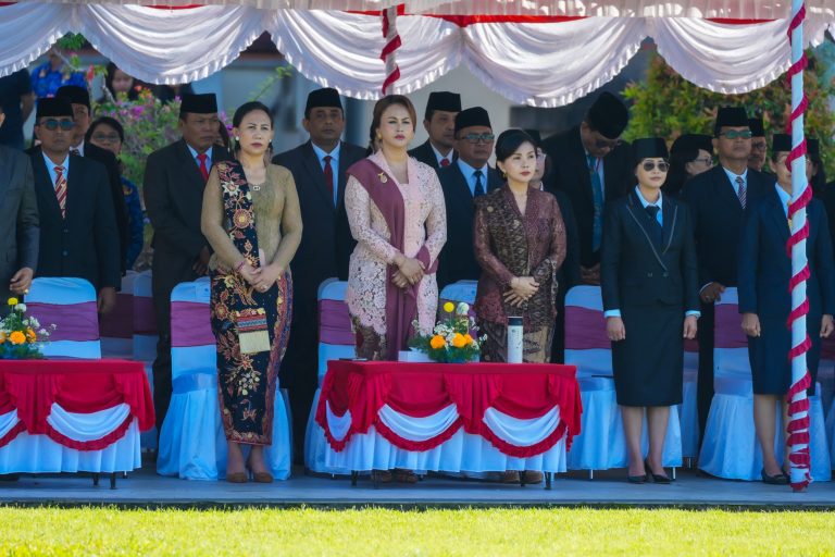 Wabup Bagus Alit Sucipta sebagai Inspektur Upacara saat upacara Peringatan Hari Kesaktian Pancasila 1 Oktober 2025 di Lapangan Mangupraja Mandala, Puspem Badung, Rabu (1/10)