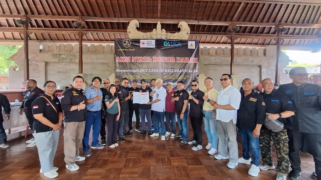 Jelang HUT je 24, Laskar Bali Shanti Awali Donor Darah, Puncak Diisi Sembahyang Bersama
