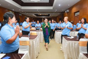 Bunda PAUD Kabupaten Badung Nyonya Rasniathi Adi Arnawa menghadiri Pelatihan Pencegahan Stunting di Lingkungan Satuan Pendidikan bagi Pendidik dan Tenaga Kependidikan PAUD di Hotel Made, Kamis (16/10)