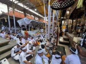Puncak Karya di Pemerajan Agung Sakti Padangsambian, Momentum Perkuat Jati Diri dan Solidaritas Umat