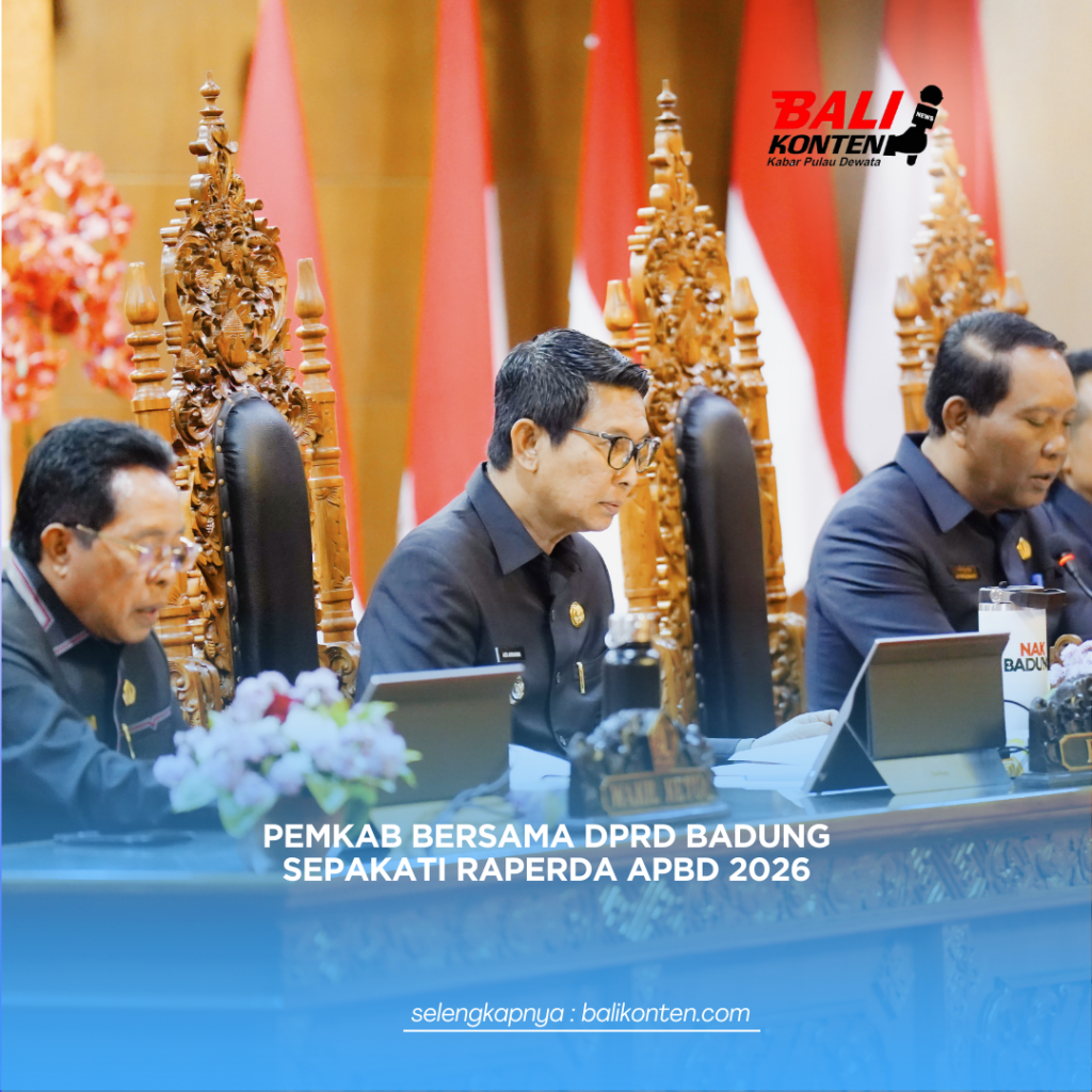 Bupati Wayan Adi Arnawa saat menghadiri Rapat Paripurna DPRD di Ruang Rapat Utama Gosana, Kantor DPRD Badung, Senin (24/11).