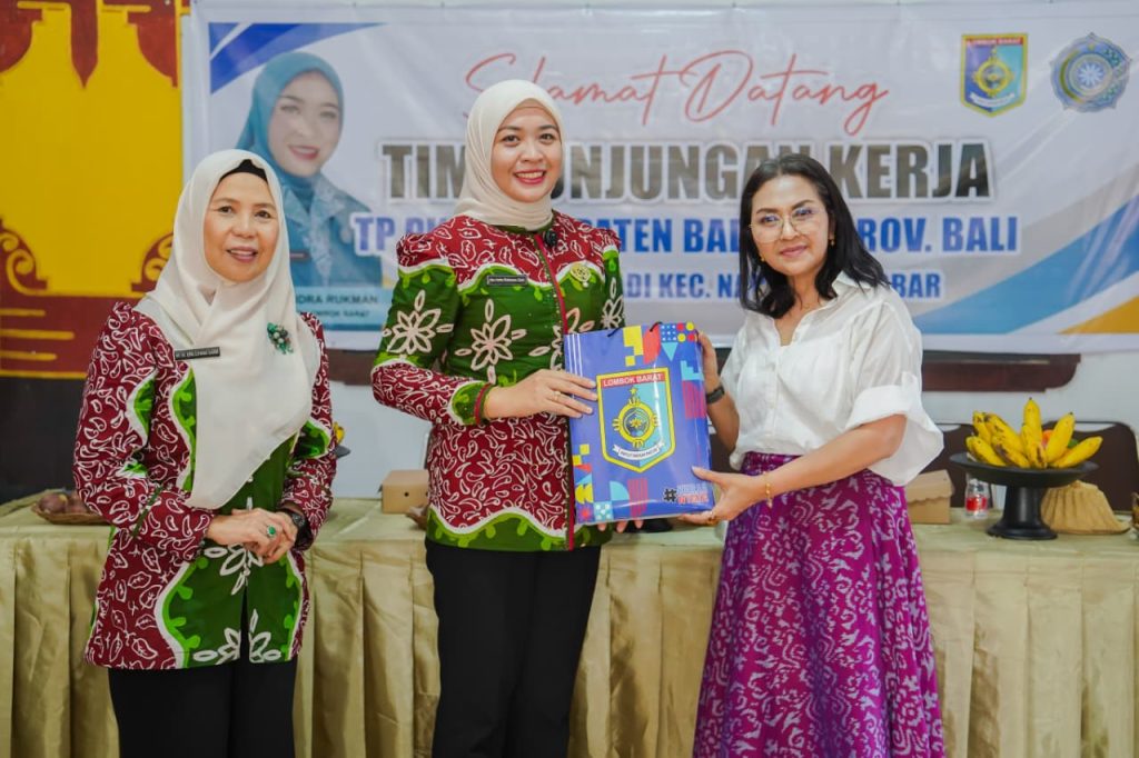DPMD Ajak TP. PKK Badung Belajar UP2K ke Lombok Barat, NTB