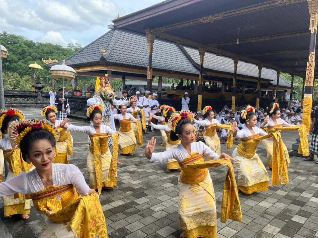 Filosofi Pemacekan Agung dan Spirit Persatuan di Pura Penataran Agung Punduk Dawa