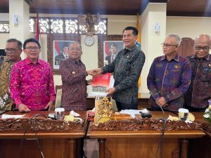 Pansus TRAP Serahkan Rekomendasi, Nasib Lift Kaca Nusa Penida di Tangan Gubernur