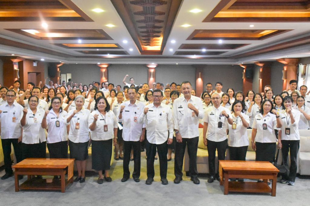 Sekda Alit Wiradana Pimpin Rakor MCSP dan SPI di Lima OPD