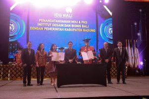Bupati Wayan Adi Arnawa menghadiri acara Wisuda IDB Bali Tahun 2025 dan penandatanganan MoU antara Pemkab Badung dengan Rektor IDB Bali di The Meru Sanur, Sabtu (8/11)