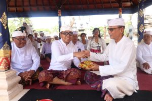 Wawali Arya Wibawa Hadiri Pemelaspasan Pelinggih Pura Pesamuan Agung Sakenan, Kelurahan Serangan