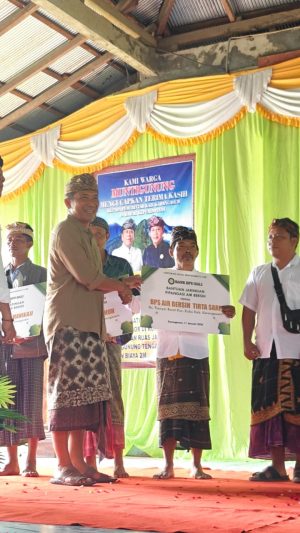 Bank BPD Bali Sentuh Pelosok Karangasem, Serahkan CSR di Munti Gunung untuk Atasi Krisis Air