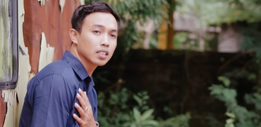 Membedah Makna di Balik Lirik dan Chord Lagu "Sembilan Nyawa" Milik Andriadi