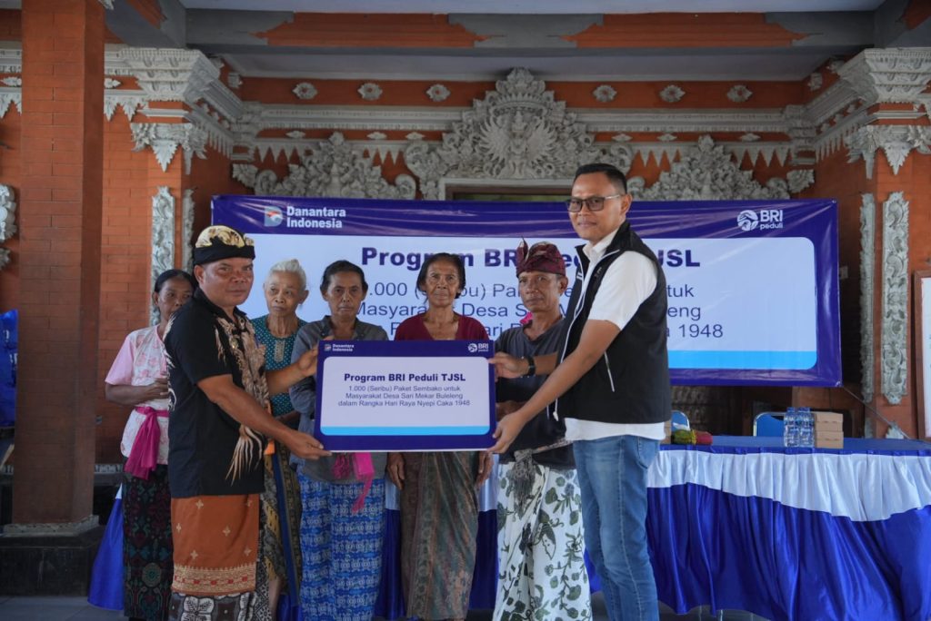 BRI Salurkan 1.000 Paket Sembako Sambut Hari Raya Nyepi Caka 1948 di Desa Sarimekar Buleleng
