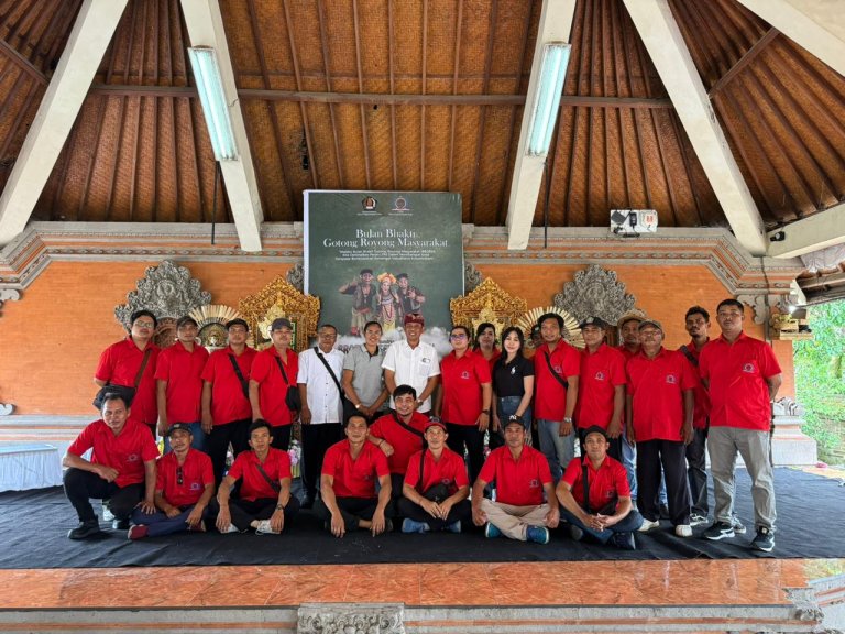 Bulan Bakti Gotong Royong di Peguyangan Kaja, LPM Gagas Lomba Kerajinan Sampah Plastik Hingga Konten