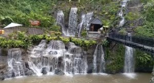 Menemukan Ketenangan Spiritual di Poh Gading Waterfall Gianyar