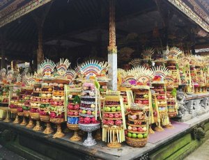 Meninjau Tren Kalengisasi Gebogan, Antara Estetika Seni dan Etika Persembahan
