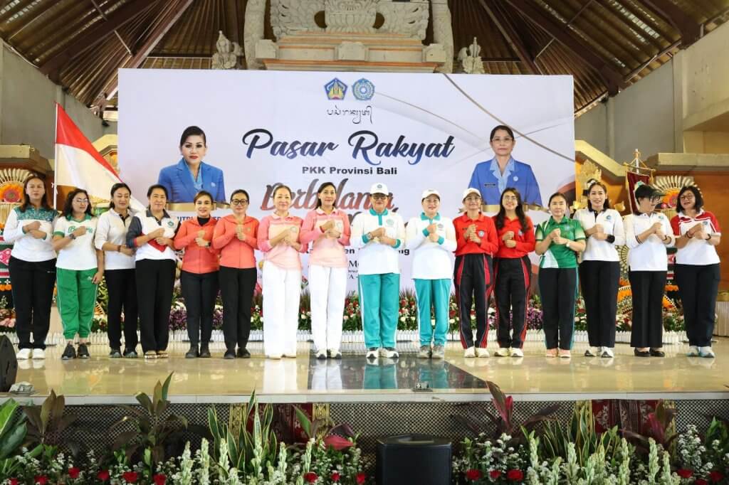 TP. PKK Kota Denpasar Dukung UMKM dan Aksi Berbagi di Pasar Rakyat PKK Bali