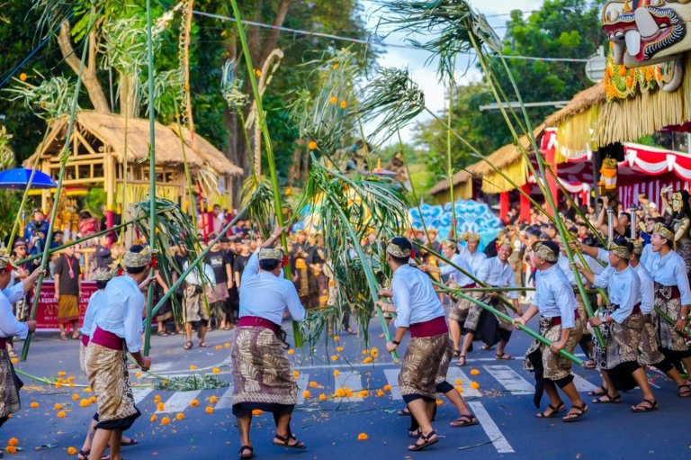 Bupati dan Wabup. Apresiasi Penampilan Peed Aya Duta Badung di Pembukaan PKB XLVIII 2026