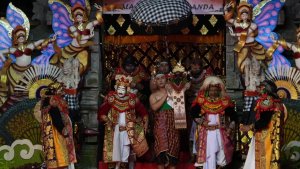 Topeng Suluh Badung, Menghidupkan Warisan Maestro Carangsari di Panggung PKB 2026