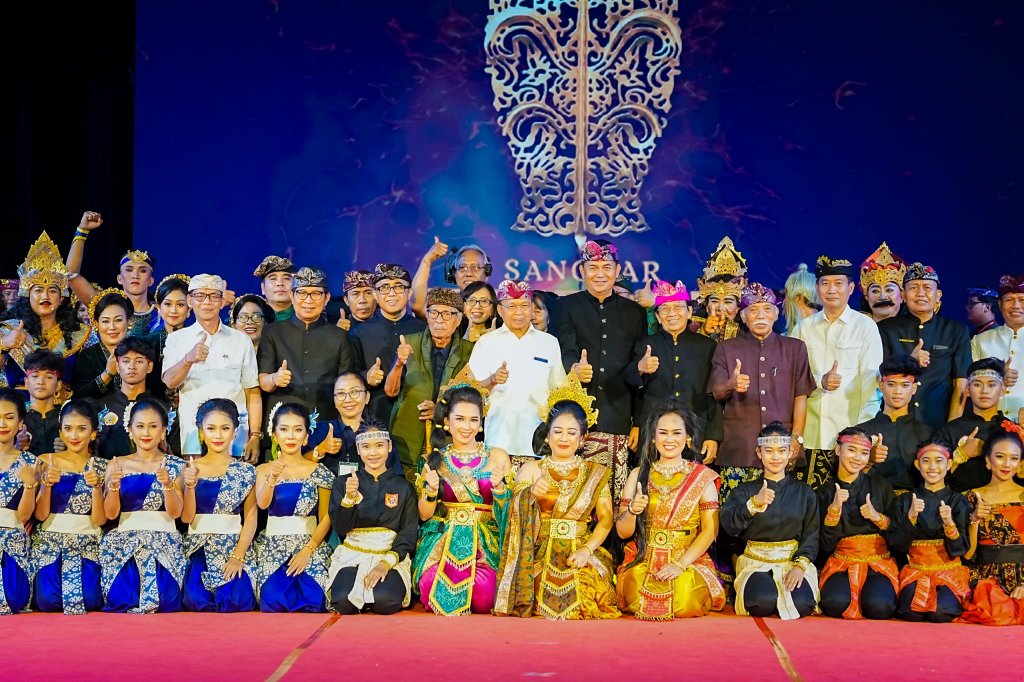 Bupati Adi Arnawa Apresiasi Seniman dan Budayawan Sukseskan PKB Bali