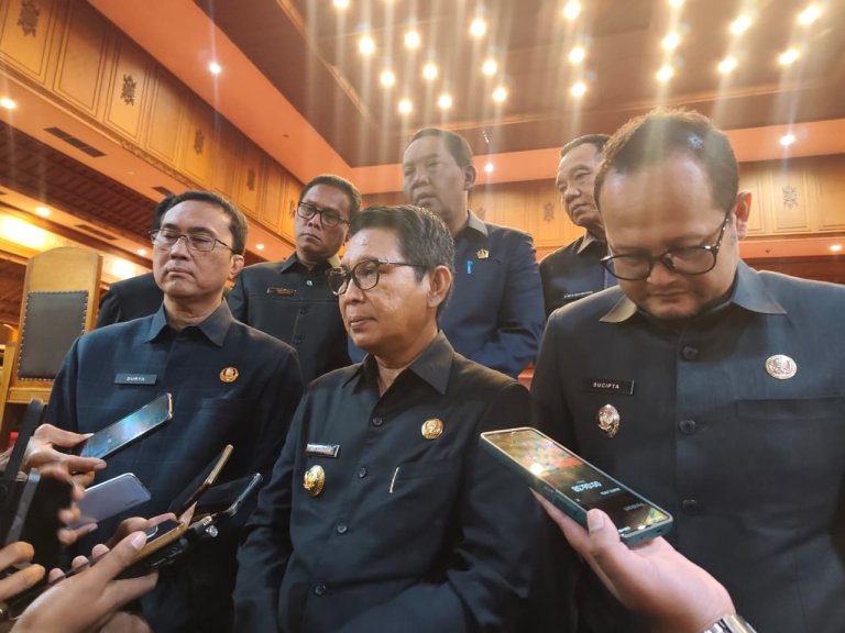 Soal Ambil Alih Perbaikan Jalan Provinsi, Bupati Adi Arnawa: Kami Pertimbangkan dan Tunggu Arahan Gubernur