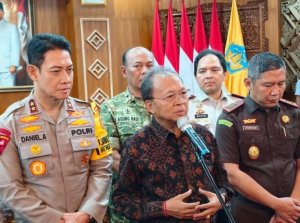 Minta Publik Tak Terprovokasi Medsos, Gubernur Koster Tegaskan Bali Aman dan Kondusif